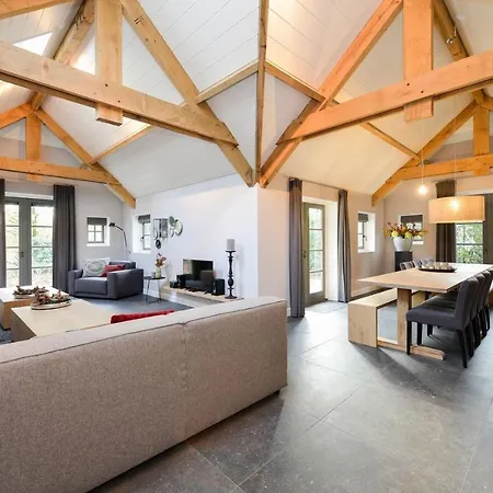 Villa Boshuis 16p *