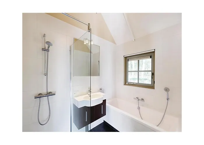 Boshuis 16p ヴィラ エルメロ